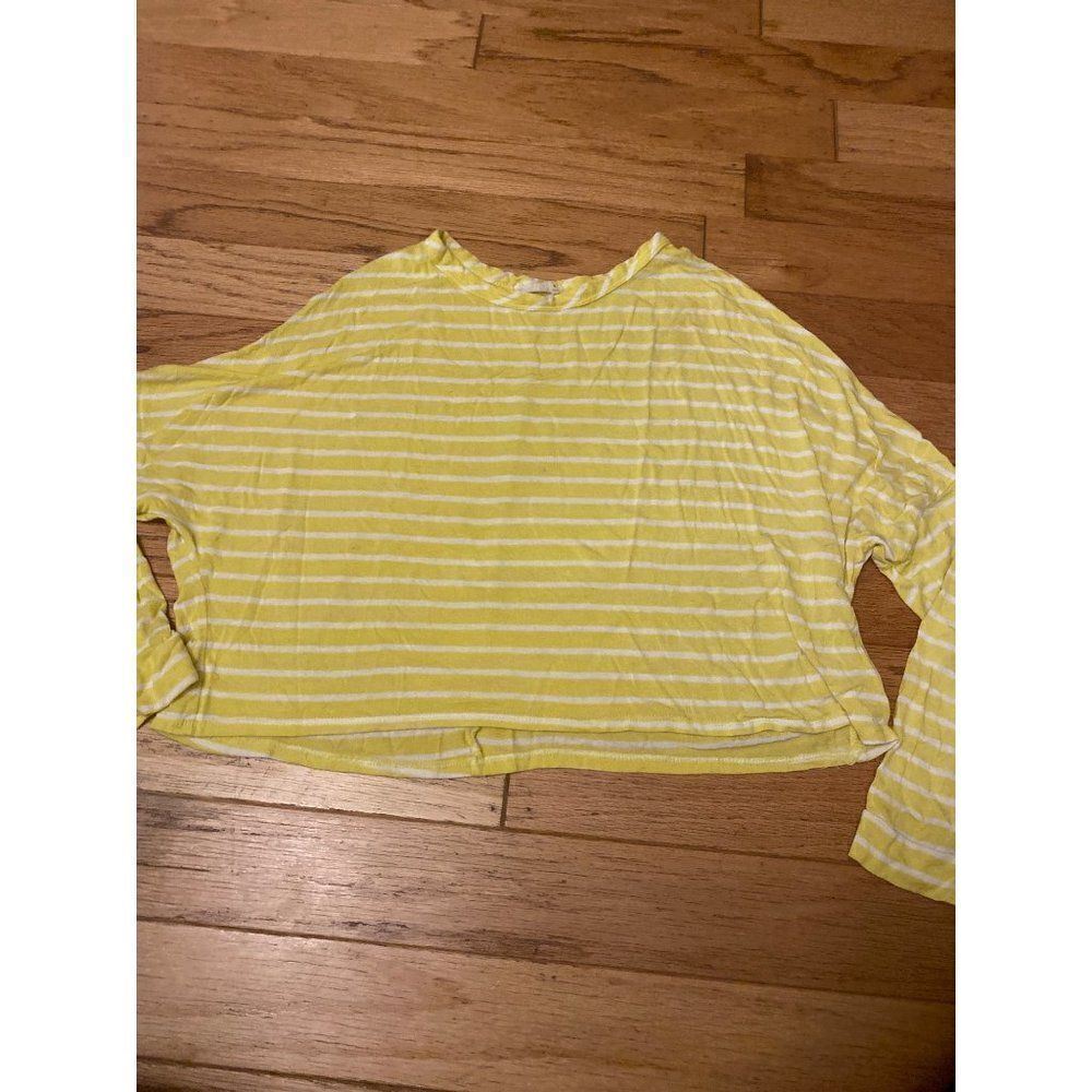 Olivia Rae women's yellow/white stripped cropped long sleeve pullover size large